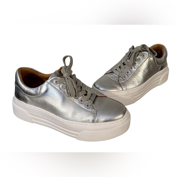 J SLIDES Women’s Leather Silver Round Toe Platform Sneaker Sz 8.5 - Picture 3 of 7